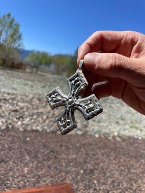 Vintage 1981 Reed & Barton Sterling Silver Cross Pendant Christian Ornate 925
